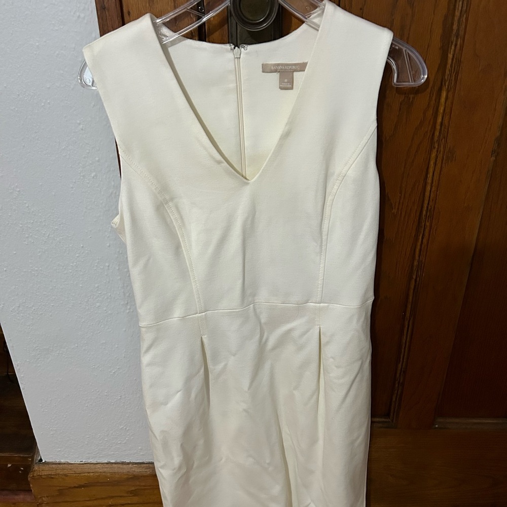 Banana Republic darted dress. Size 8.